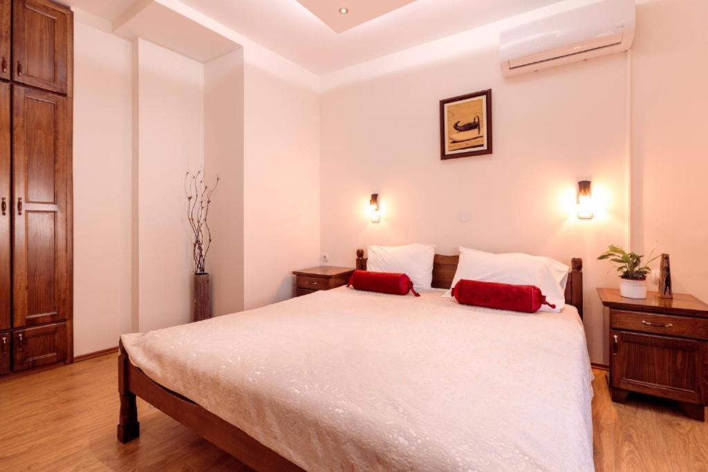 Downtown Rooms Ni Exteriér fotografie