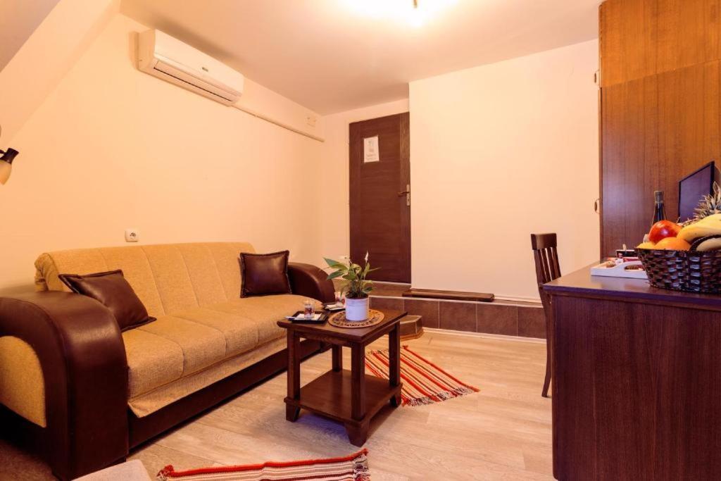 Downtown Rooms Ni Exteriér fotografie